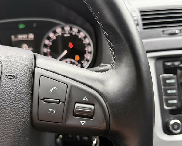 Черный Шкода Октавия, объемом двигателя 1.6 л и пробегом 207 тыс. км за 8999 $, фото 35 на Automoto.ua