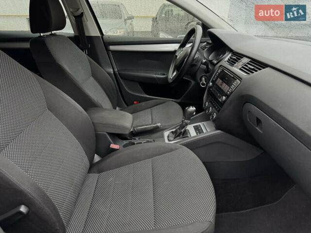 Черный Шкода Октавия, объемом двигателя 2 л и пробегом 301 тыс. км за 9999 $, фото 14 на Automoto.ua