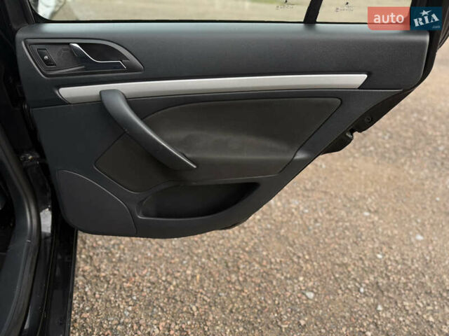 Черный Шкода Октавия, объемом двигателя 1.6 л и пробегом 208 тыс. км за 9100 $, фото 20 на Automoto.ua