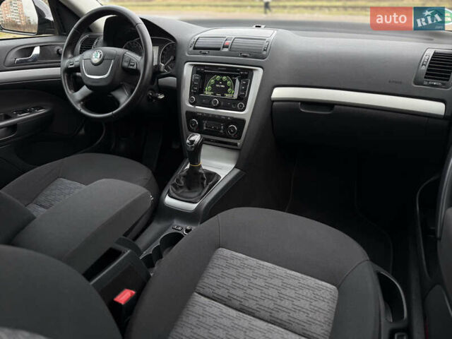 Черный Шкода Октавия, объемом двигателя 1.6 л и пробегом 208 тыс. км за 9100 $, фото 23 на Automoto.ua