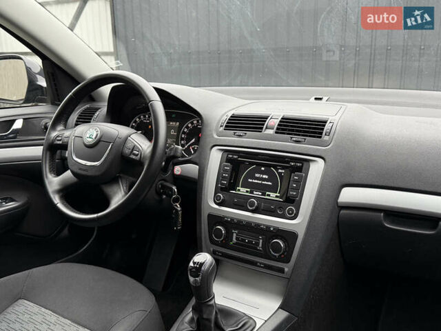 Черный Шкода Октавия, объемом двигателя 1.6 л и пробегом 207 тыс. км за 8999 $, фото 29 на Automoto.ua