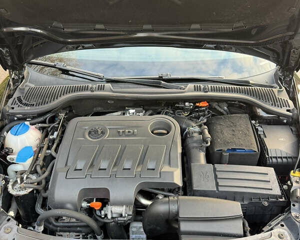 Черный Шкода Октавия, объемом двигателя 2 л и пробегом 217 тыс. км за 10550 $, фото 73 на Automoto.ua