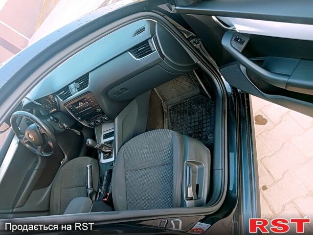 Черный Шкода Октавия, объемом двигателя 1.6 л и пробегом 336 тыс. км за 8750 $, фото 11 на Automoto.ua
