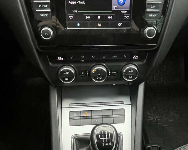 Шкода Октавия 2013 в Борисполе на Automoto.ua Черный Шкода Октавия, объемом двигателя 2 л и пробегом 355 тыс. км за 10500 $, фото 22 на Automoto.ua