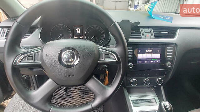 Чорний Шкода Октавія, об'ємом двигуна 1.6 л та пробігом 290 тис. км за 9999 $, фото 9 на Automoto.ua