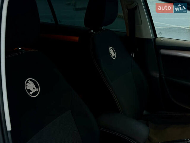 Черный Шкода Октавия, объемом двигателя 1.6 л и пробегом 335 тыс. км за 10000 $, фото 43 на Automoto.ua