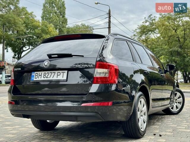 Черный Шкода Октавия, объемом двигателя 1.2 л и пробегом 292 тыс. км за 6999 $, фото 34 на Automoto.ua