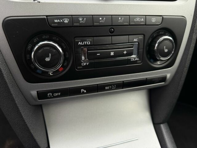 Чорний Шкода Октавія, об'ємом двигуна 1.6 л та пробігом 208 тис. км за 8999 $, фото 13 на Automoto.ua