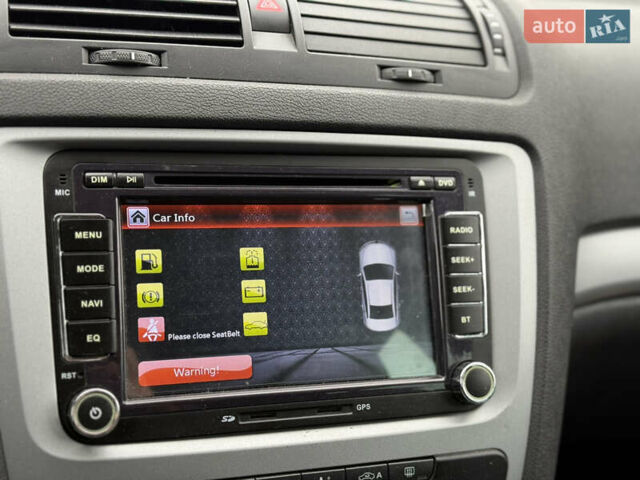 Черный Шкода Октавия, объемом двигателя 1.6 л и пробегом 246 тыс. км за 8900 $, фото 6 на Automoto.ua