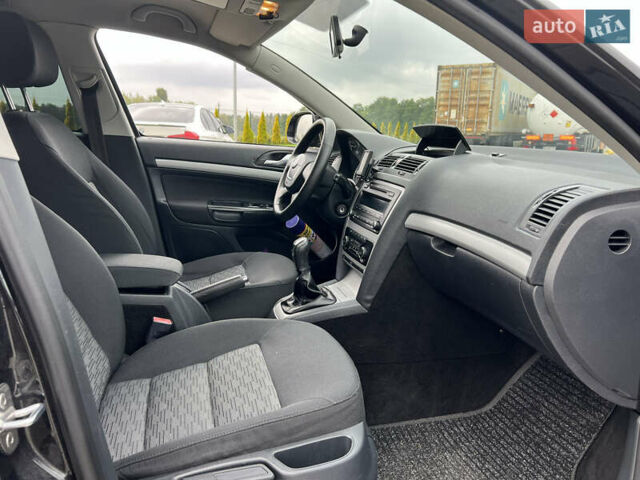 Черный Шкода Октавия, объемом двигателя 1.6 л и пробегом 238 тыс. км за 8100 $, фото 37 на Automoto.ua