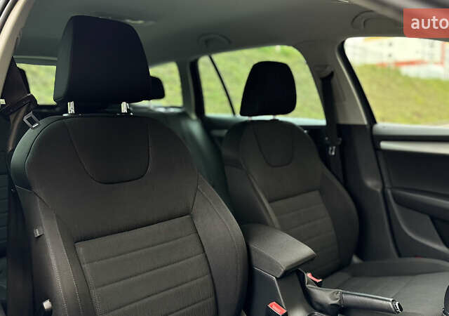 Черный Шкода Октавия, объемом двигателя 1.6 л и пробегом 257 тыс. км за 11150 $, фото 45 на Automoto.ua