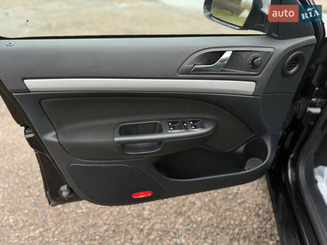 Черный Шкода Октавия, объемом двигателя 1.6 л и пробегом 208 тыс. км за 9100 $, фото 8 на Automoto.ua