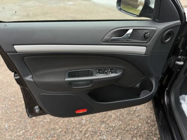 Чорний Шкода Октавія, об'ємом двигуна 1.6 л та пробігом 208 тис. км за 8999 $, фото 8 на Automoto.ua