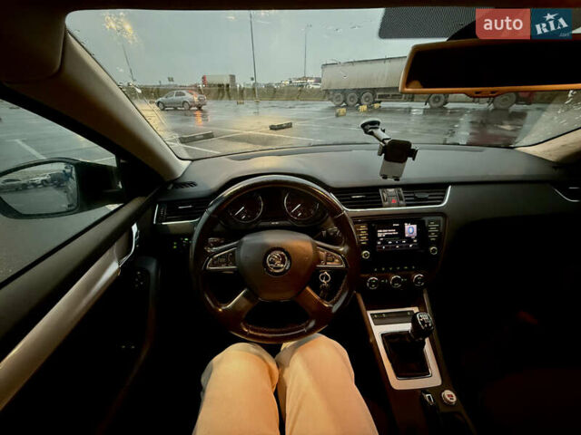 Черный Шкода Октавия, объемом двигателя 1.6 л и пробегом 335 тыс. км за 10000 $, фото 14 на Automoto.ua