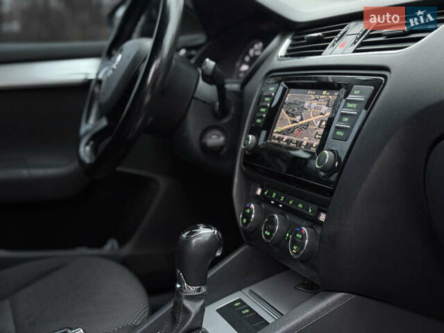 Черный Шкода Октавия, объемом двигателя 1.6 л и пробегом 330 тыс. км за 10300 $, фото 49 на Automoto.ua