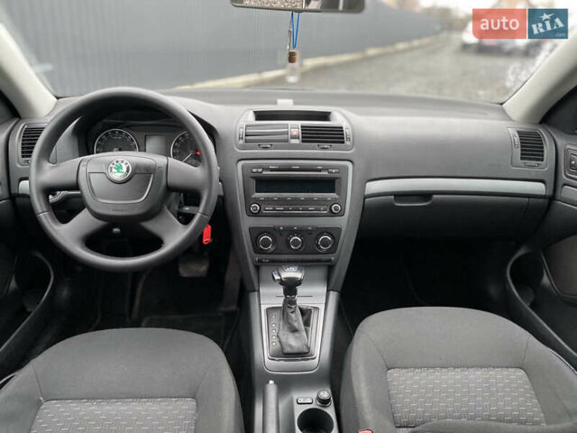 Черный Шкода Октавия, объемом двигателя 1.6 л и пробегом 258 тыс. км за 8500 $, фото 23 на Automoto.ua