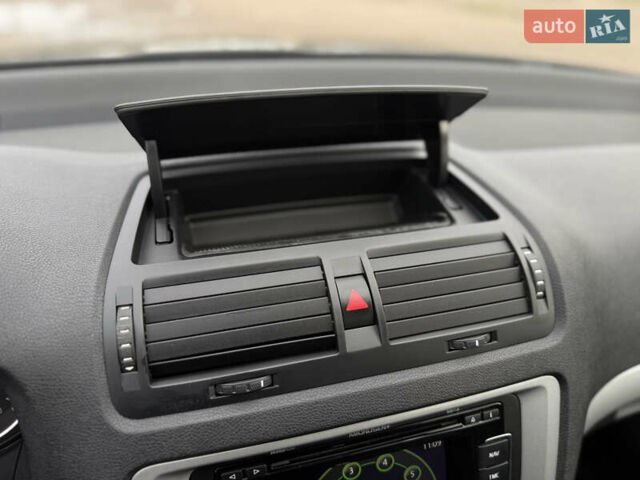 Черный Шкода Октавия, объемом двигателя 1.6 л и пробегом 208 тыс. км за 9100 $, фото 14 на Automoto.ua