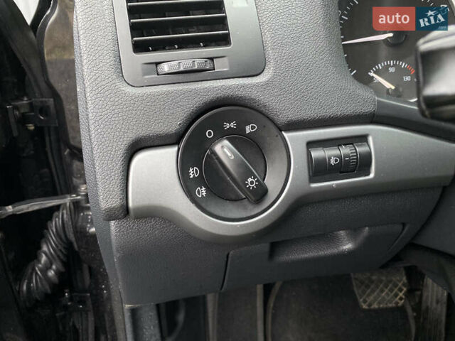 Черный Шкода Октавия, объемом двигателя 1.6 л и пробегом 258 тыс. км за 8500 $, фото 13 на Automoto.ua