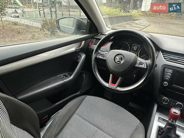 Черный Шкода Октавия, объемом двигателя 1.6 л и пробегом 240 тыс. км за 10500 $, фото 6 на Automoto.ua