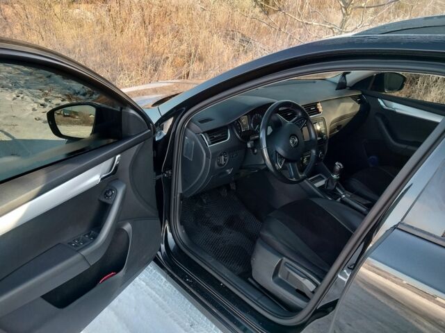 Чорний Шкода Октавія, об'ємом двигуна 1.6 л та пробігом 300 тис. км за 10500 $, фото 5 на Automoto.ua