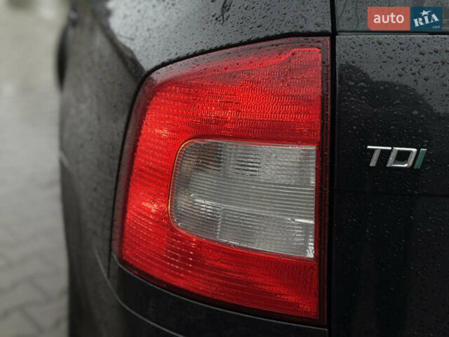 Черный Шкода Октавия, объемом двигателя 1.6 л и пробегом 246 тыс. км за 8900 $, фото 22 на Automoto.ua