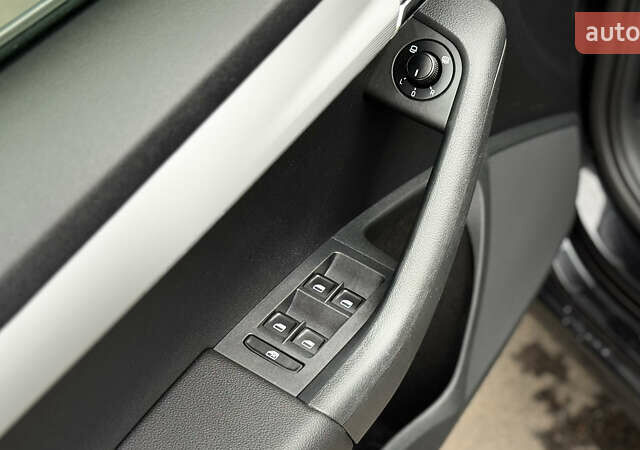 Черный Шкода Октавия, объемом двигателя 1.6 л и пробегом 257 тыс. км за 11150 $, фото 32 на Automoto.ua