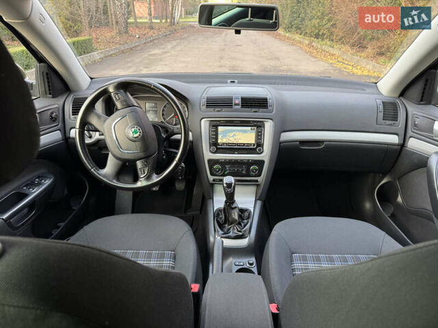 Черный Шкода Октавия, объемом двигателя 2 л и пробегом 217 тыс. км за 10550 $, фото 32 на Automoto.ua