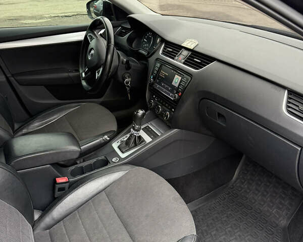 Черный Шкода Октавия, объемом двигателя 1.97 л и пробегом 260 тыс. км за 14500 $, фото 19 на Automoto.ua