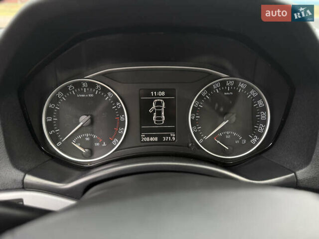 Черный Шкода Октавия, объемом двигателя 1.6 л и пробегом 208 тыс. км за 9100 $, фото 11 на Automoto.ua