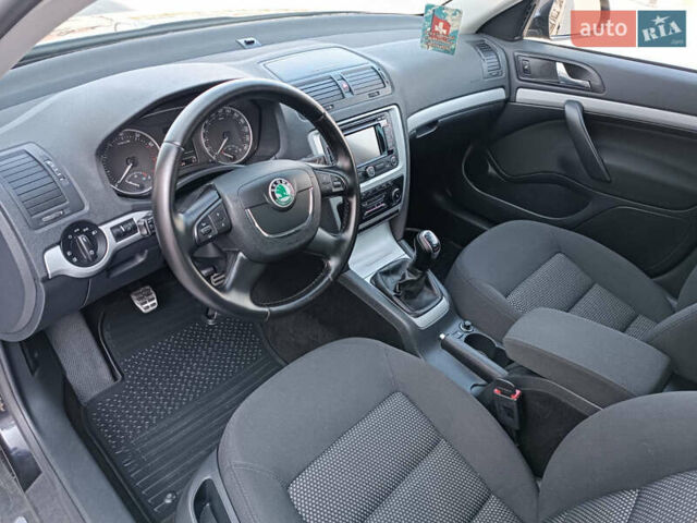 Черный Шкода Октавия, объемом двигателя 1.8 л и пробегом 198 тыс. км за 7900 $, фото 7 на Automoto.ua