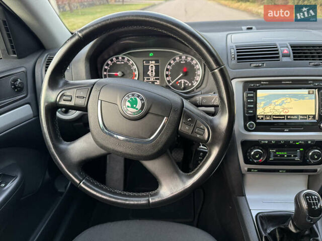 Черный Шкода Октавия, объемом двигателя 2 л и пробегом 217 тыс. км за 10550 $, фото 45 на Automoto.ua