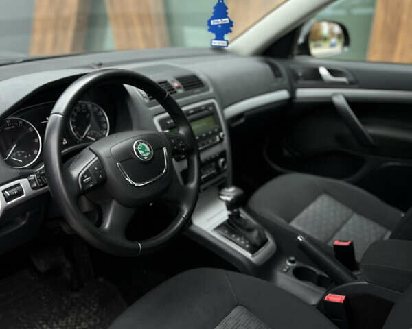 Чорний Шкода Октавія, об'ємом двигуна 1.8 л та пробігом 195 тис. км за 8900 $, фото 27 на Automoto.ua