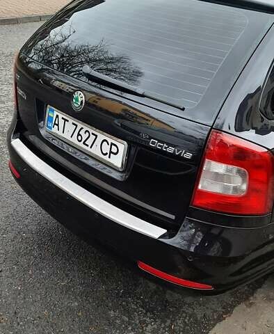 Черный Шкода Октавия, объемом двигателя 1.6 л и пробегом 256 тыс. км за 9000 $, фото 1 на Automoto.ua