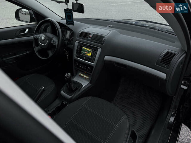 Черный Шкода Октавия, объемом двигателя 1.6 л и пробегом 132 тыс. км за 8450 $, фото 9 на Automoto.ua