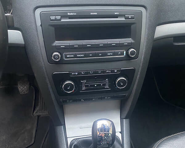 Чорний Шкода Октавія, об'ємом двигуна 1.6 л та пробігом 236 тис. км за 9000 $, фото 37 на Automoto.ua