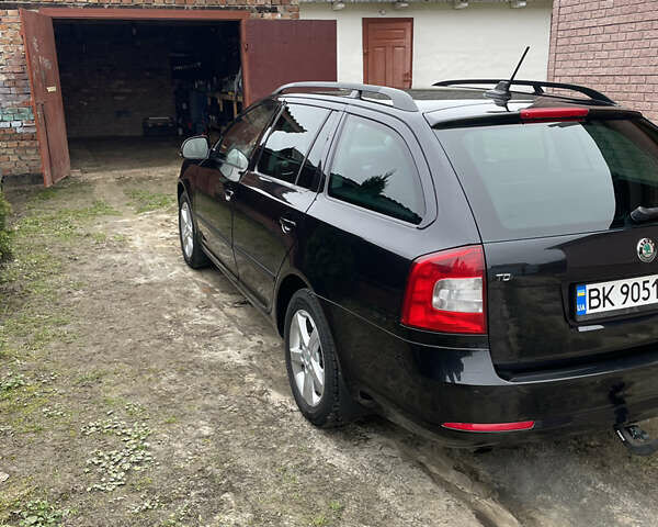 Чорний Шкода Октавія, об'ємом двигуна 1.6 л та пробігом 266 тис. км за 8000 $, фото 13 на Automoto.ua