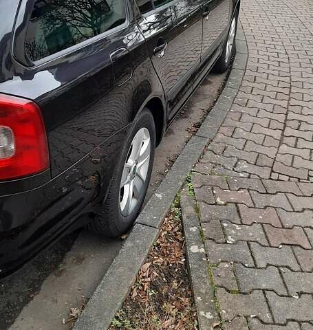 Черный Шкода Октавия, объемом двигателя 1.6 л и пробегом 256 тыс. км за 9000 $, фото 2 на Automoto.ua