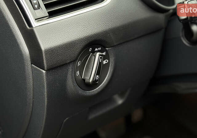 Черный Шкода Октавия, объемом двигателя 1.6 л и пробегом 257 тыс. км за 11150 $, фото 33 на Automoto.ua