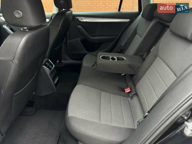 Черный Шкода Октавия, объемом двигателя 2 л и пробегом 301 тыс. км за 9999 $, фото 18 на Automoto.ua