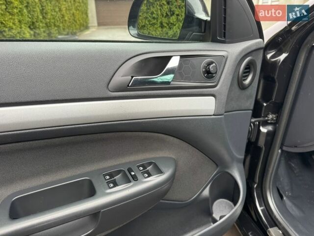 Черный Шкода Октавия, объемом двигателя 2 л и пробегом 230 тыс. км за 12500 $, фото 19 на Automoto.ua