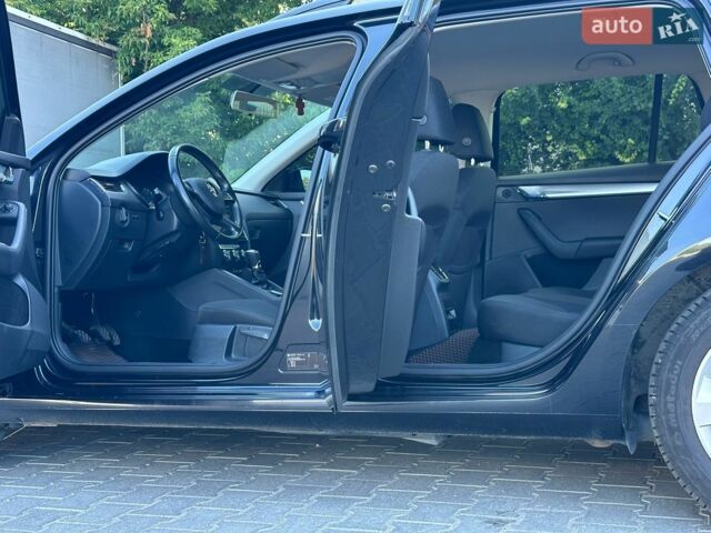 Чорний Шкода Октавія, об'ємом двигуна 1.6 л та пробігом 284 тис. км за 11000 $, фото 36 на Automoto.ua