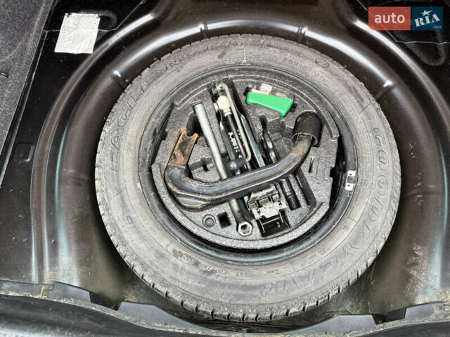 Черный Шкода Октавия, объемом двигателя 1.6 л и пробегом 246 тыс. км за 8900 $, фото 10 на Automoto.ua