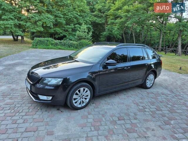 Черный Шкода Октавия, объемом двигателя 1.6 л и пробегом 330 тыс. км за 9500 $, фото 6 на Automoto.ua