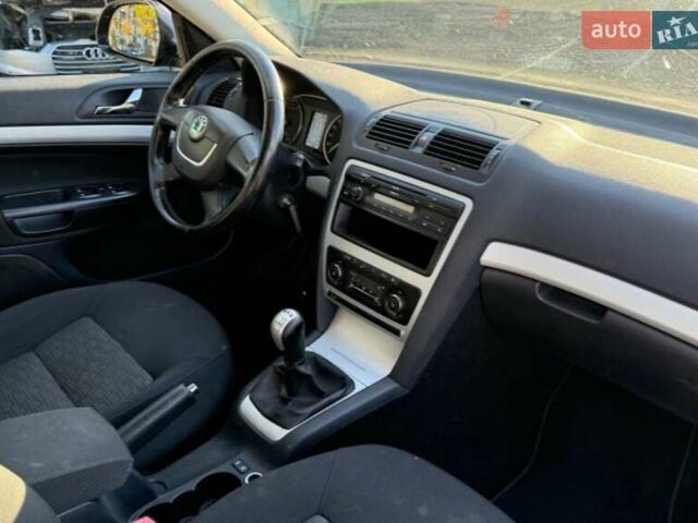Черный Шкода Октавия, объемом двигателя 1.8 л и пробегом 178 тыс. км за 7300 $, фото 14 на Automoto.ua