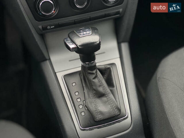 Черный Шкода Октавия, объемом двигателя 1.6 л и пробегом 258 тыс. км за 8500 $, фото 18 на Automoto.ua