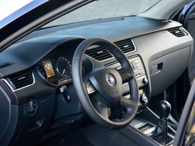 Черный Шкода Октавия, объемом двигателя 1.6 л и пробегом 148 тыс. км за 10500 $, фото 15 на Automoto.ua