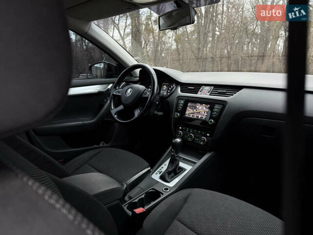 Черный Шкода Октавия, объемом двигателя 1.6 л и пробегом 330 тыс. км за 10300 $, фото 44 на Automoto.ua