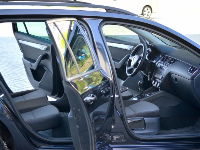 Черный Шкода Октавия, объемом двигателя 1.6 л и пробегом 148 тыс. км за 10500 $, фото 8 на Automoto.ua