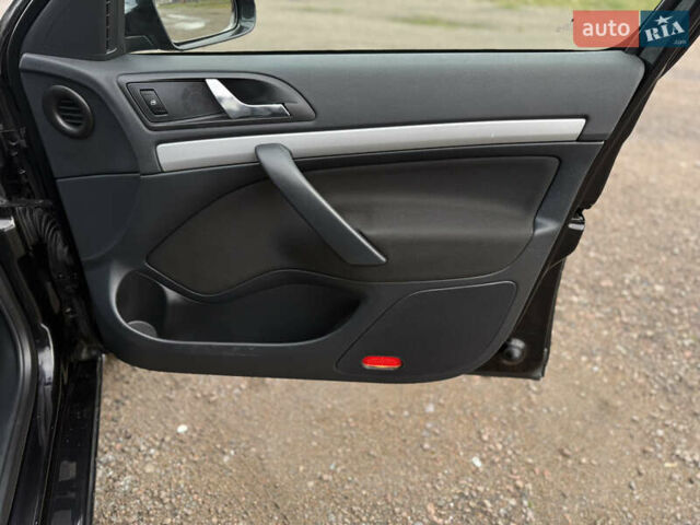 Черный Шкода Октавия, объемом двигателя 1.6 л и пробегом 208 тыс. км за 9100 $, фото 24 на Automoto.ua