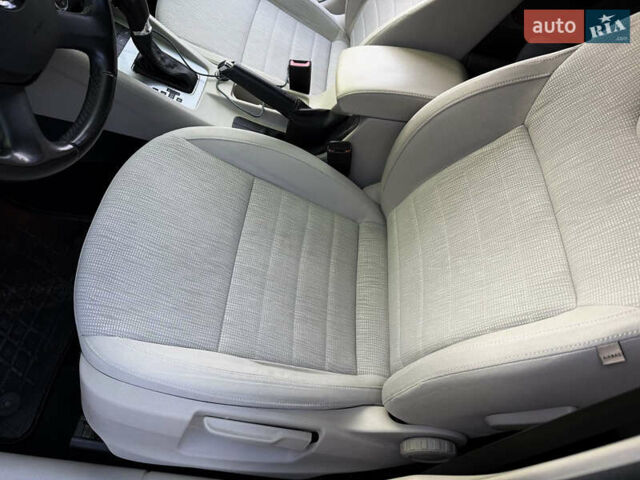 Черный Шкода Октавия, объемом двигателя 2 л и пробегом 200 тыс. км за 12700 $, фото 41 на Automoto.ua